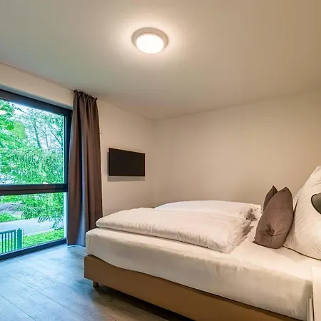 Yogasutra - Stilvolles 3-zimmer-apartment Mit Seeblick, Balkon & Sauna *